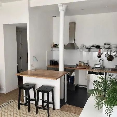 40m2 Batignolles/montmartre 17 Apartment